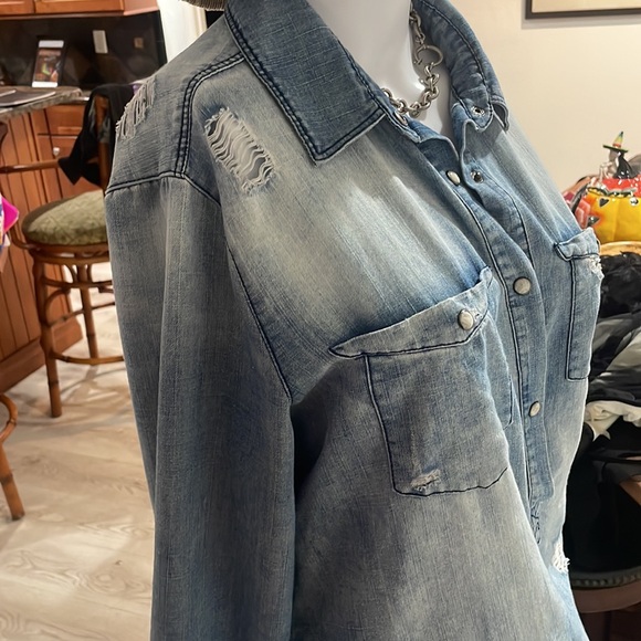 EN CRÈME partial snap front distressed top tunic dress distressed denim EUC - Picture 5 of 8